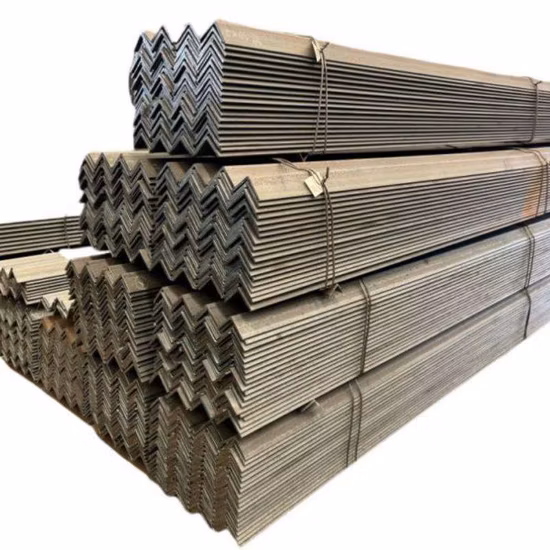 Vendita calda Q235 Q195 Q335 Angel Iron / Acciaio Angel laminato a caldo / Angoli Ms L Profilo Angoli di acciaio laminati a caldo uguali o disuguali Prezzo dell'acciaio per tonnellata